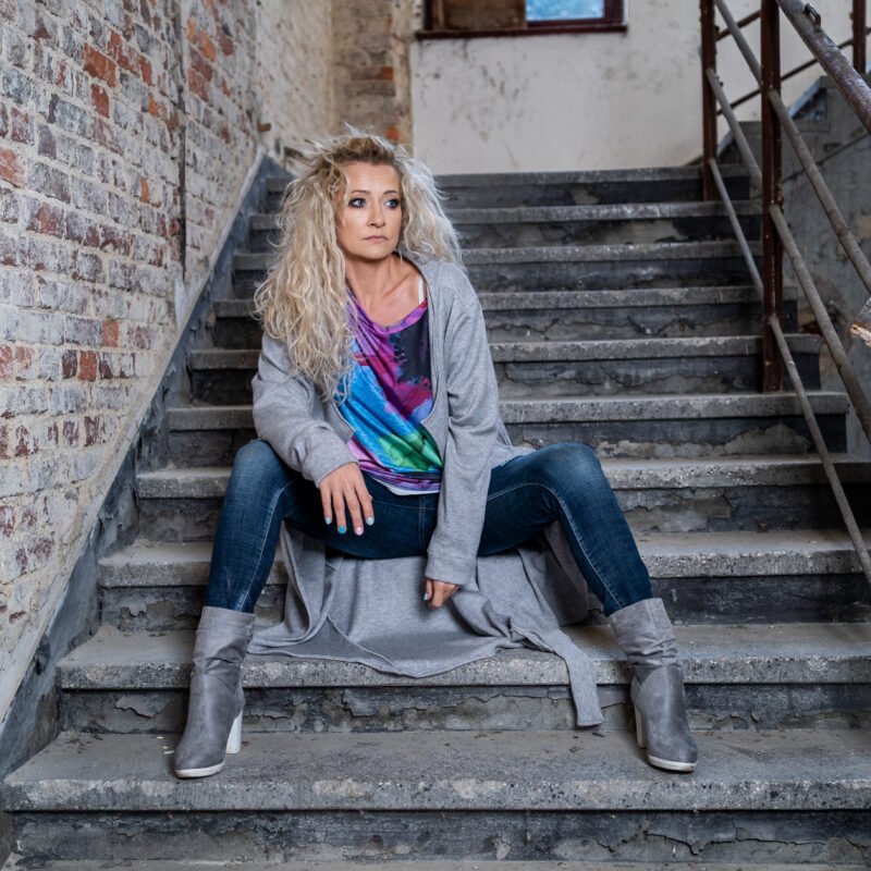 MUUkreacje moda damska, odzież szyta na wymiar z kolorowych autorskich printów