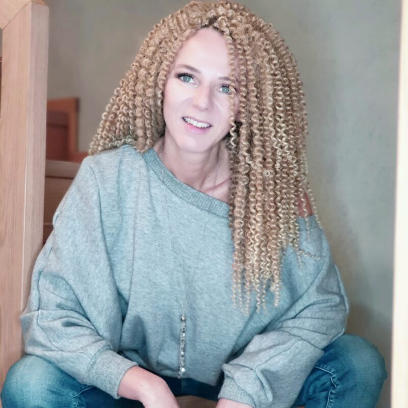 MUUkreacje moda damska, odzież szyta na wymiar z kolorowych autorskich printów