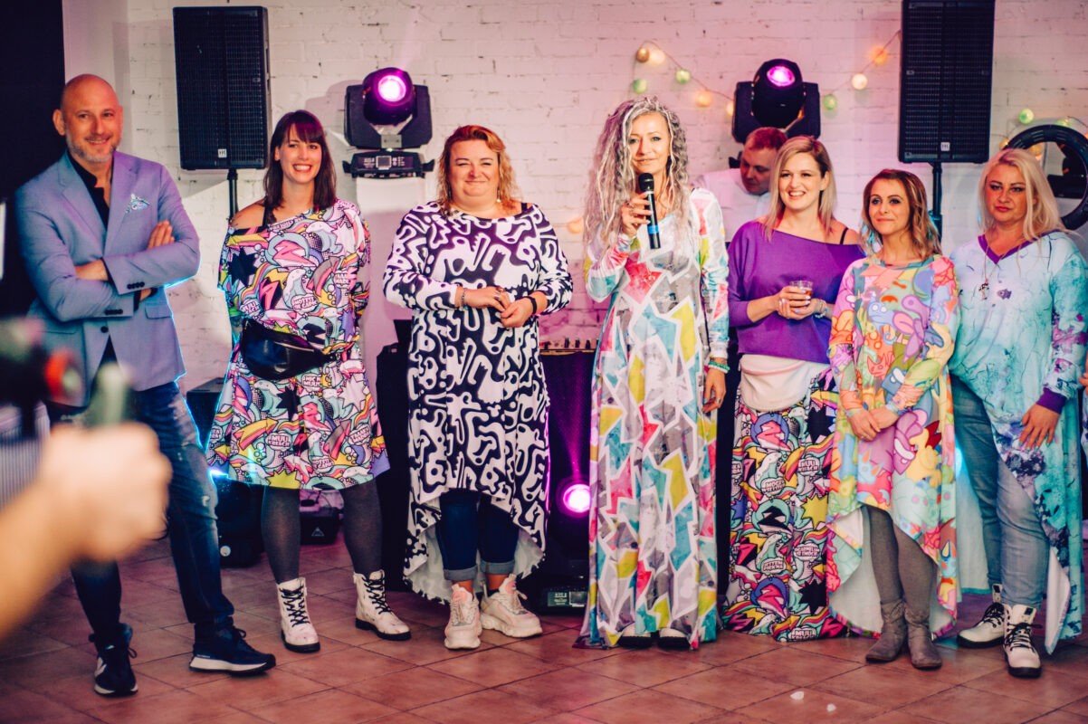 MUUkreacje moda damska, odzież szyta na wymiar z kolorowych autorskich printów