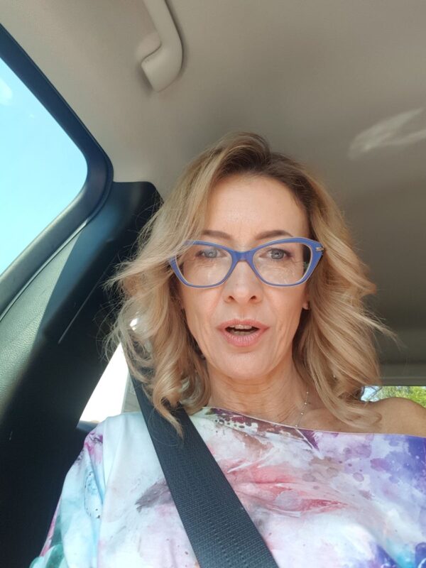 MUUkreacje moda damska, odzież szyta na wymiar z kolorowych autorskich printów