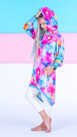 Alternative view of welUUrowy sweter z pUUpą i kaptUUrem