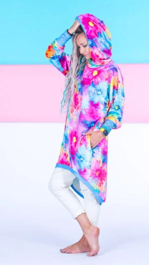 Alternative view of welUUrowy sweter z pUUpą i kaptUUrem