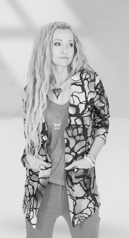 MUUkreacje moda damska, odzież szyta na wymiar z kolorowych autorskich printów