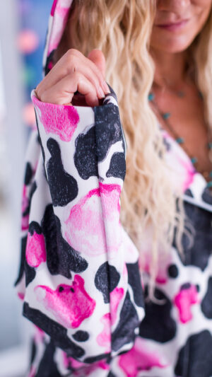 Oversize softshell kurtka oRajUU – print Krowie Łatki